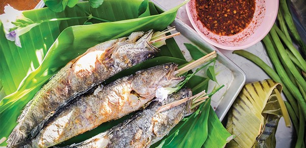 Cá lóc nướng trui là một món ăn biển ngon và độc đáo đáng thử tại lễ hội ẩm thực Vũng Tàu