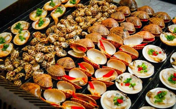 Món sò điệp nướng mỡ hành là một sự kết hợp hoàn hảo đáng thử tại lễ hội ẩm thực Vũng Tàu