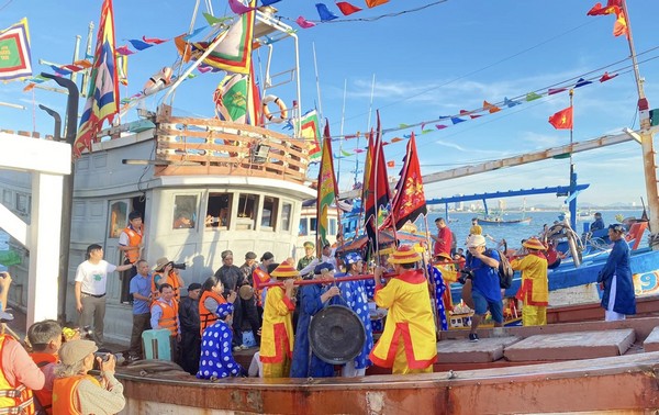 Mục đích chính của lễ hội Đình Thần Thắng Tam là nhằm cầu an, nhân dịp kết thúc mùa thu hoạch tôm cá và mở đầu cho mùa mới