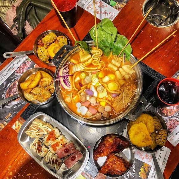 Dookki Việt Nam là một quán buffet vị Hàn Quốc tại Vũng Tàu, nổi tiếng với món tokbokki và nhiều loại nước sốt thần thánh độc quyền