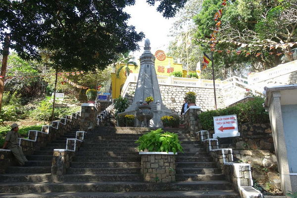 Tháp thờ Xá Lợi Phật là một trong những công trình quan trọng nhất trong Thích Ca Phật Đài.
