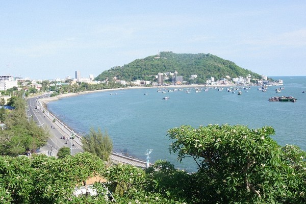 Tỉnh Bà Rịa - Vũng Tàu nằm ở vị trí cửa ngõ ra biển Đông của các tỉnh trong khu vực miền Đông Nam Bộ
