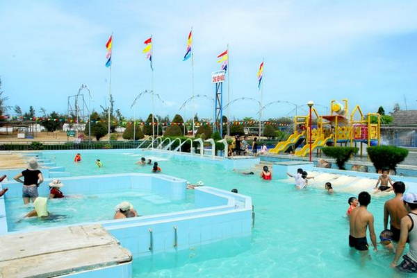 Công viên nước Vũng Tàu nổi tiếng với các trò chơi dưới nước hấp dẫn