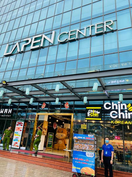 Lapen Center thu hút đông đảo khách hàng, đặc biệt vào các dịp cuối tuần.