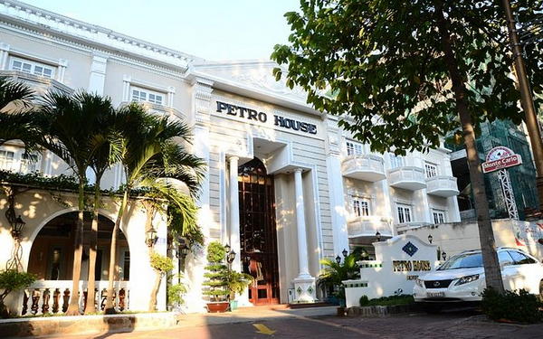 Khách sạn Bãi Trước Vũng Tàu Petro House Hotel nổi bật với vị trí thuận lợi và giá phòng hợp lý.