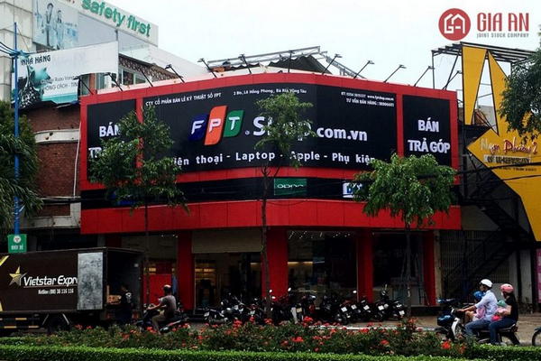 FPT Shop đứng thứ 1 về thị phần máy tính xách tay và thứ 2 về thị phần điện thoại tại Việt Nam