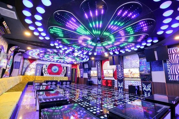 Quán karaoke Vũng Tàu Merastis  được thiết kế theo phong cách full LED đẹp mắt, sang trọng và hiện đại.