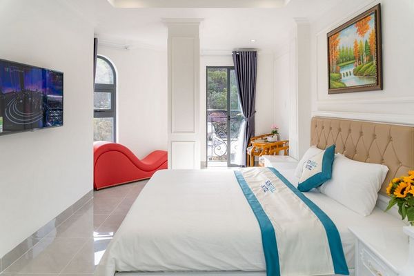 Sun Hill Hotel là một khách sạn 3 sao Vũng Tàu mang phong cách giống Sun Beach Hotel với tông màu trắng và xanh.