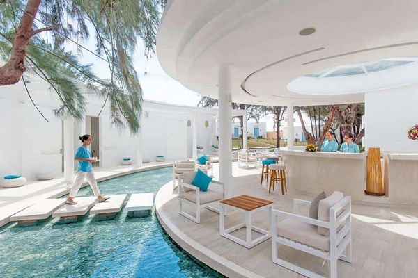 Fleur De Lys Resort & Spa Long Hải là một khách sạn Vũng Tàu được biết đến như "tiểu Santorini" của Việt Nam