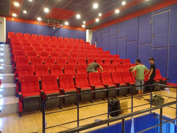 Hiện tại, rạp có 2 phòng chiếu với hơn 200 ghế ngồi được thiết kế đặc trưng, đảm bảo cảm giác thoải mái cho khán giả