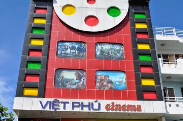 Việt Phú Cinema là rạp chiếu phim Vũng Tàu đầu tiên và đã tồn tại lâu hơn cả hai hệ thống lớn là CGV và Lotte