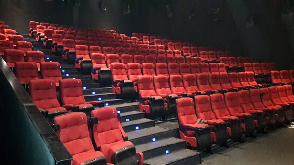 Điều đặc biệt ở Rạp Chiếu Phim Vũng Tàu CGV là họ có nhiều phòng chiếu phim, trong đó có nhiều phòng chiếu 3D được trang bị công nghệ chiếu phim hiện đại và hơn 700 ghế ngồi