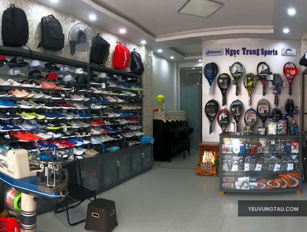 Ngọc Trang Sport là cửa hàng chuyên cung cấp đồ thể thao cho tennis