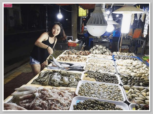 Du khách có thể đến Chợ Long Hải để mua hải sản về làm quà 